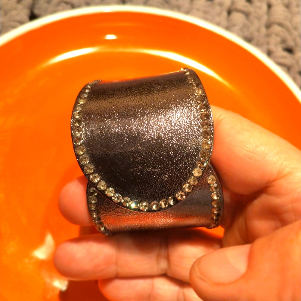 😃😃Silver jewel encrusted adjustable bracelet
